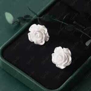 white rose earrings